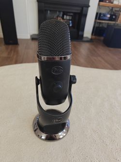 Blue Yeti x microphone