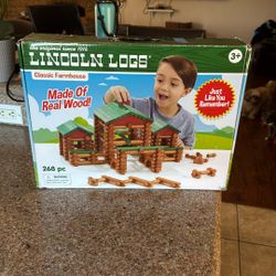268 Piece original Lincoln log set classic farmhouse toys building