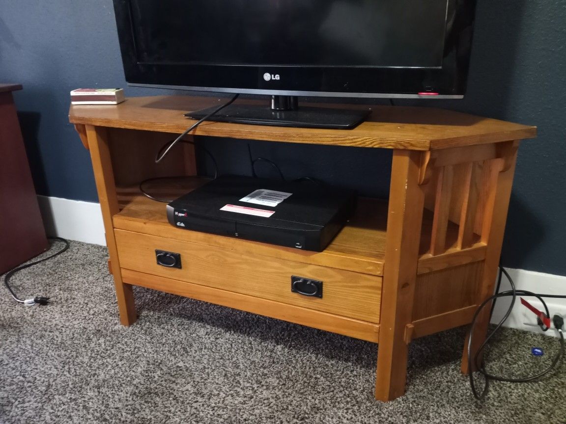 Carson OAK TV Stand