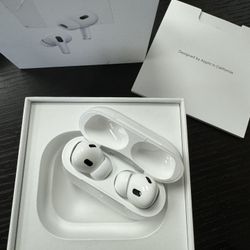 Apple AirPods Pro 2nd Gen with MagSafe Wireless Charging Case USB‑C NEW