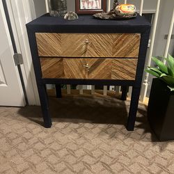 Accent table