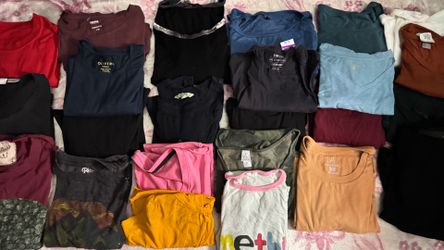 T-Shirts Bundle (25) Women (med-XL)