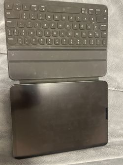 iPad Pro 11in With Apple Pencil 2 And Smart Keyboard