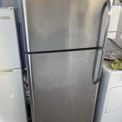 Frigidaire Refrigerator 