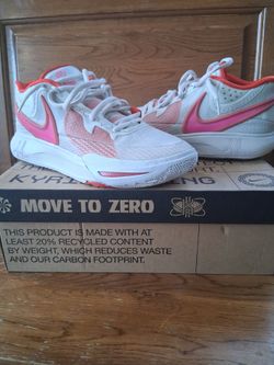 Nike Kyrie Low Basketball Sneakers
