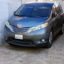 2011 Toyota sienna Limited