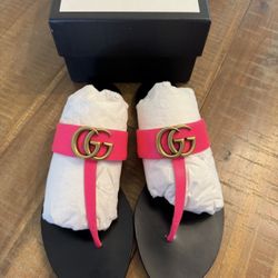 Gucci Flat Marmont Leather Thong Sandals $390 Size 38