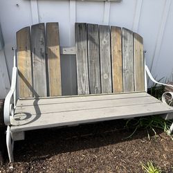 Bench. Rustic, shabby farmhouse