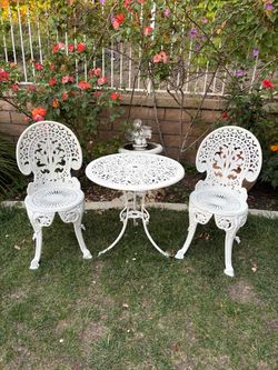 White 3-Piece Cast Aluminum Bistro Set