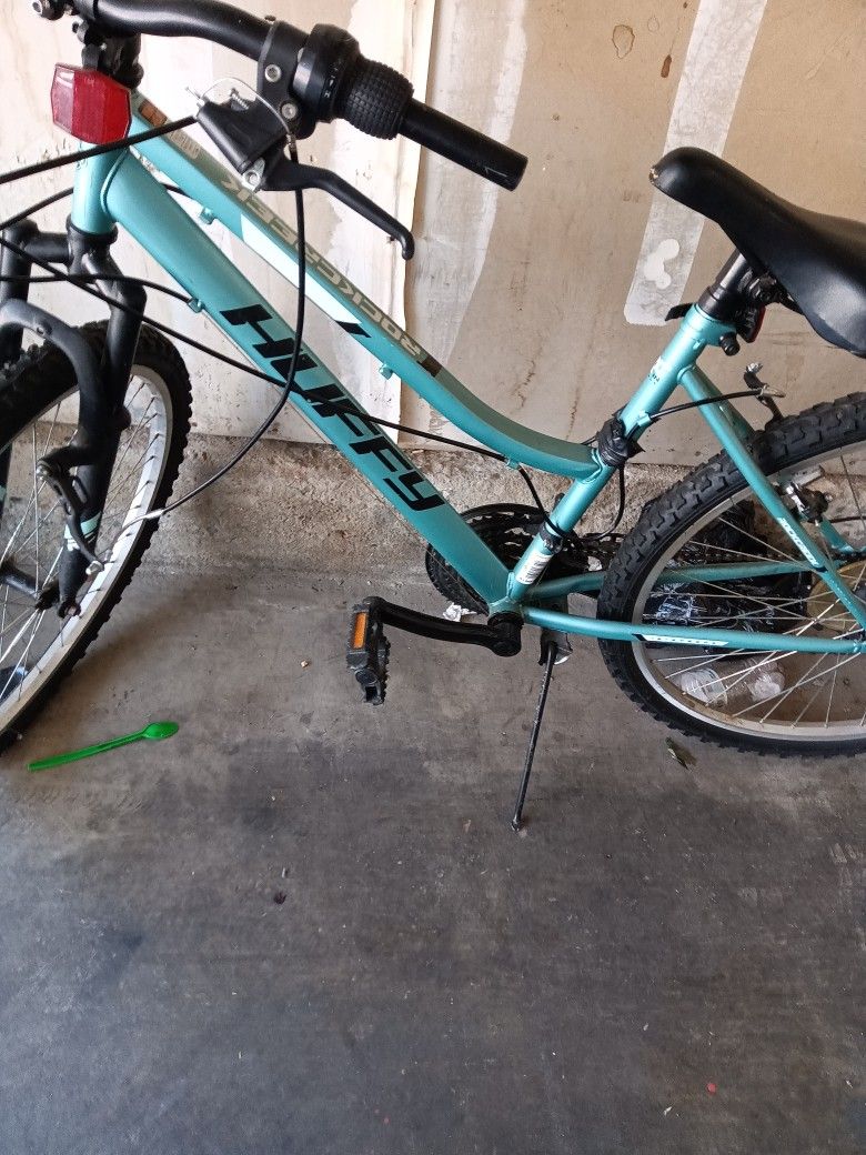 HUFFY BIKE LIKE NEW. $25