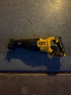 Dewalt Zaw zaw