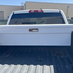 Truck tool box