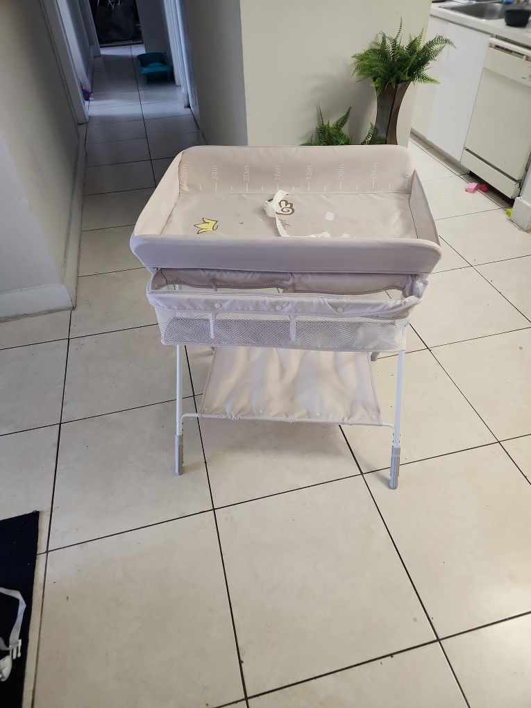 Foldable Changing Table