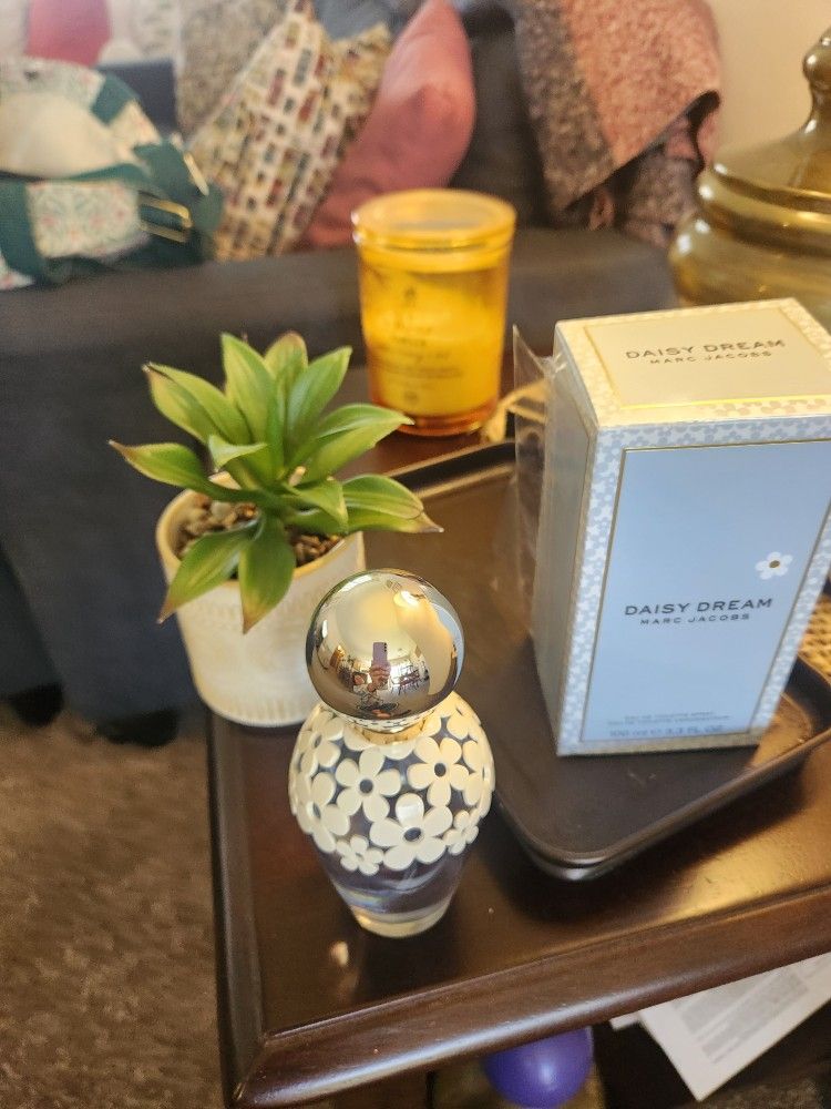 Daisy's Marc Jacobs Dream Perfume