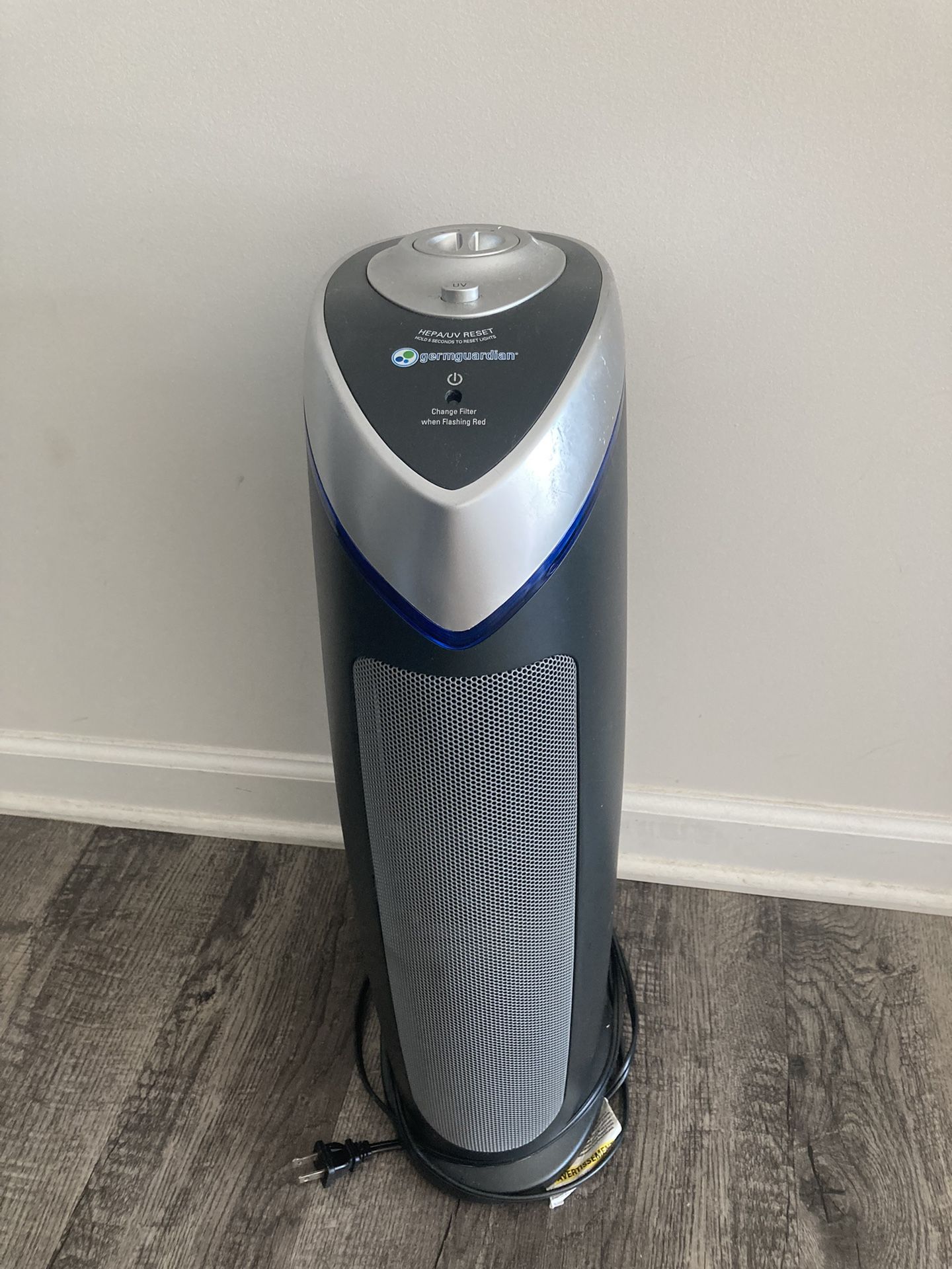 GermGuardian - 22" Air Purifier Tower with True HEPA Pure Filter & UV-C for 743 Sq Ft Rooms - Black/Silver