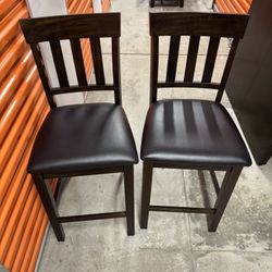 Table And Chairs For Sale