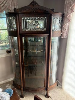 Antique 1900s Tiger Oak Leaded Glass China Cabinet