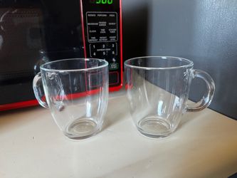 Set of 2 clear glass mugs