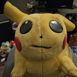 1999 Hasbro Jumbo Plush Pikachu 