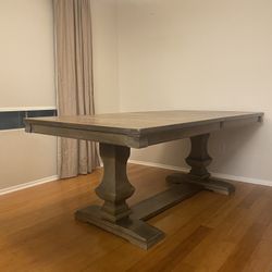 *Moving Sale* Dining Room Table 