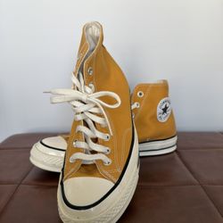 LIKE NEW: Converse Chuck Taylor All Star 70 Hi