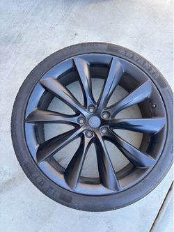 Tesla Model X 22” Rim and Tire