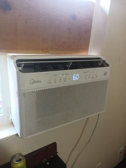 Midea 10000 btu super nice Ac system fits in  horizontal window