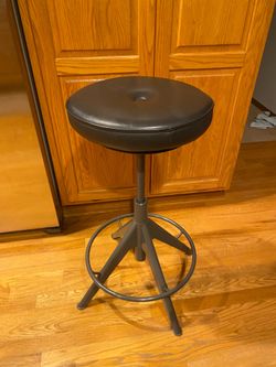 Sit/stand stool