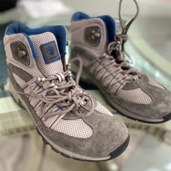 Women’s Timberland Hiking Boot Size 8.5 Barely Used