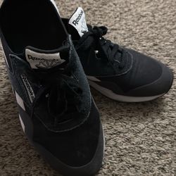 Women Reebok Shoes  