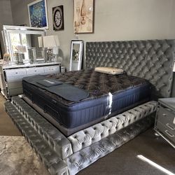 Beautiful Bedframe $999! Easy Financing! 📲☎️⭐️ 