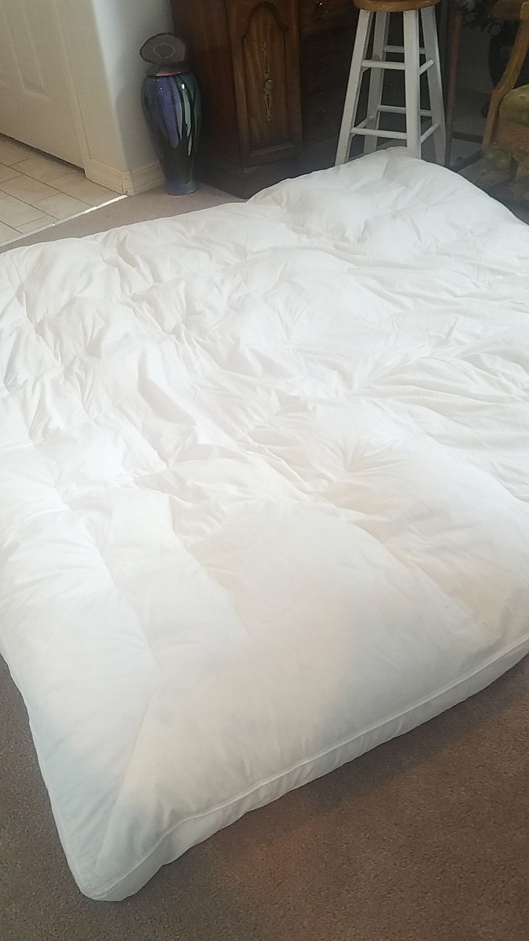 Down feather bed / topper