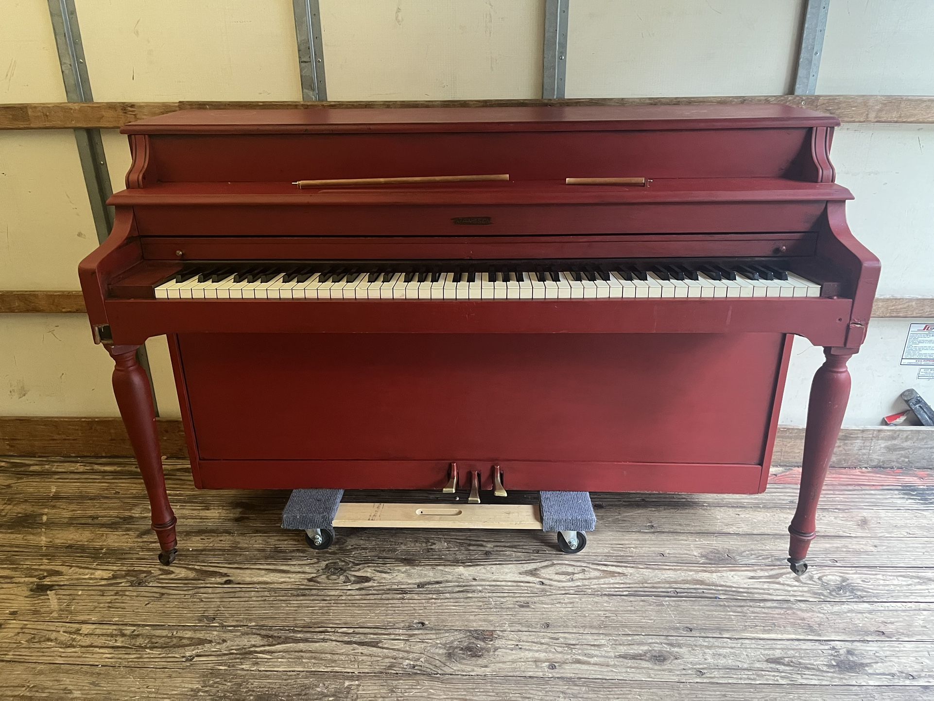 Red Janssen Piano