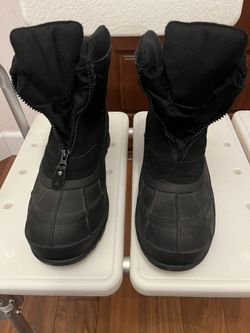Snow Boots Men’s Size 11