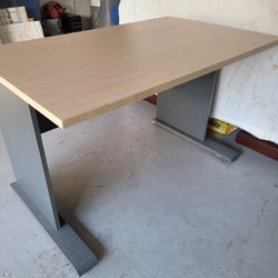 Desk / Table