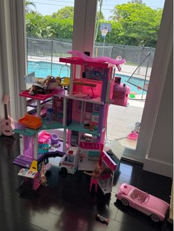Barbie dream house