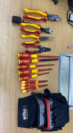 Wiha Insulated Electrician Tool Lot Pliers Screwdrivers Wire Stripper Bag