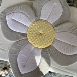 Blooming Bath Lotus— Infant Bathing