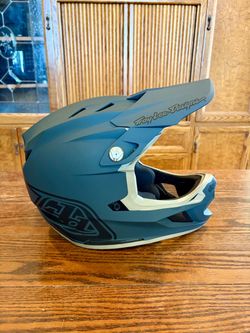 NEW Troy Lee Designs D4 Composite MIPS Downhill Helmet - Medium - Stealth Gray
