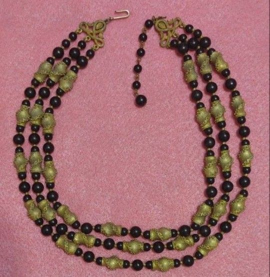 Vintage Ladie's "TRI-LAYERED BLACK & GOLDTONE" BEADED CHOKER Necklace EXCELLENT CONDITION😇