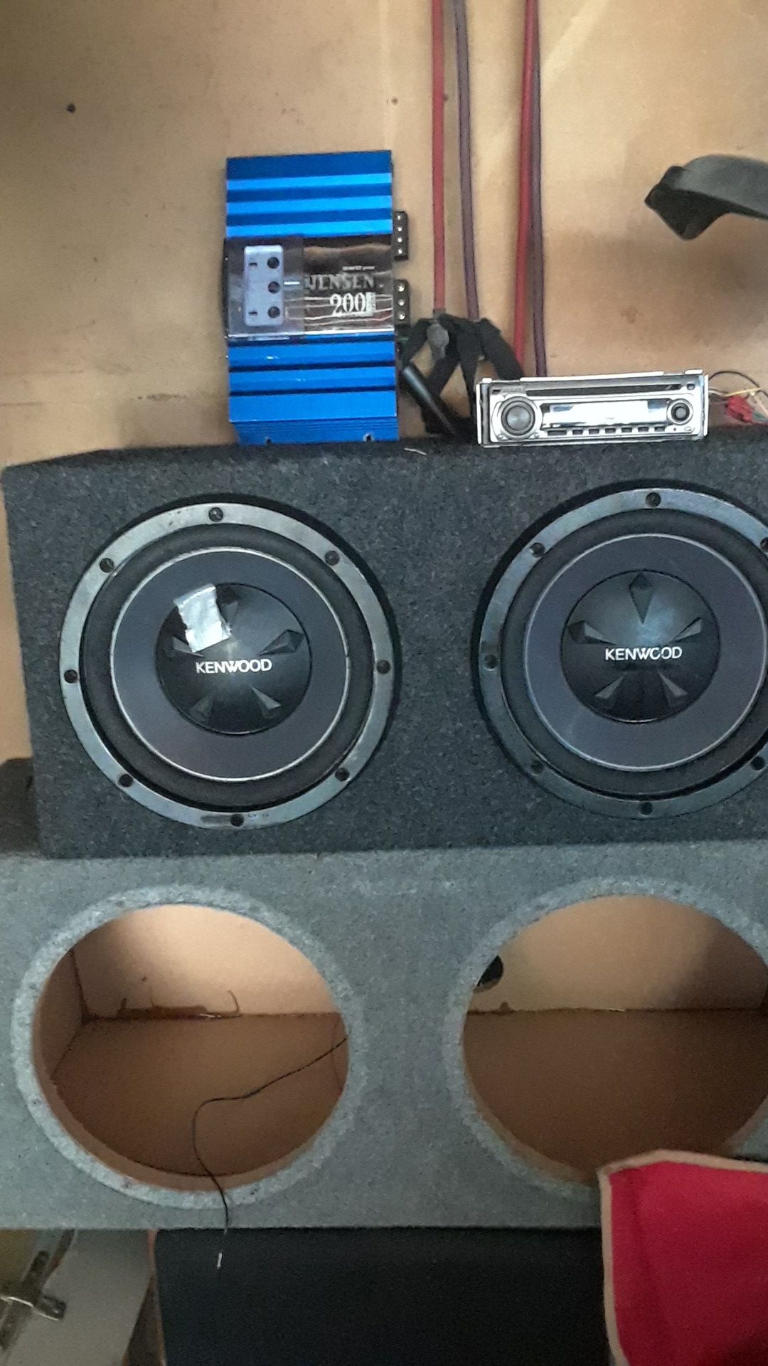 10 inch Kenwood Subs with box empty 12in sub box old school Kenwood CD player 200 watt Jensen amp