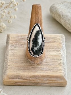 Teardrop White Buffalo Turquoise Gemstone Silver Ring Sz 8.5