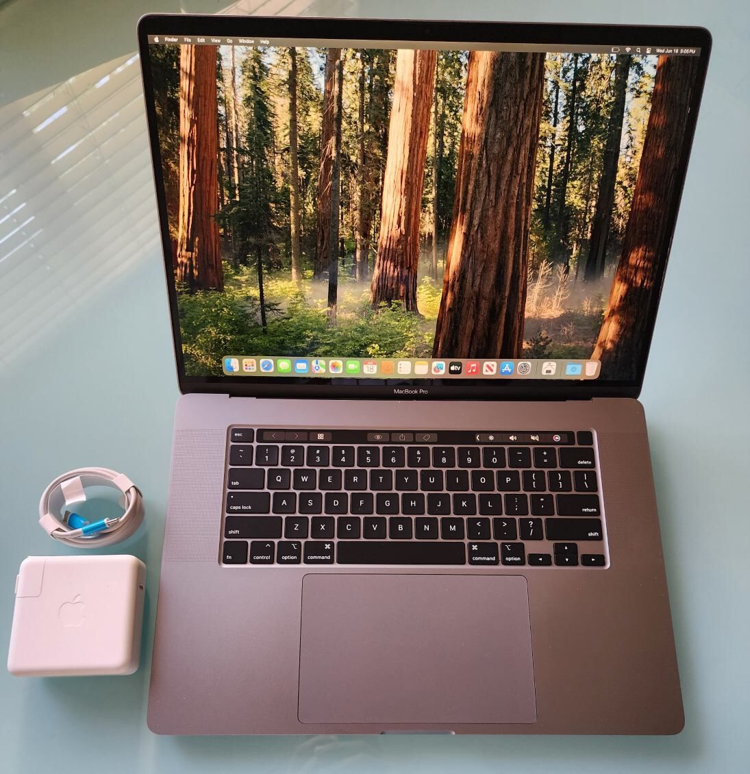 MacBook Pro Touch Bar 16” 1TB 32gb i9