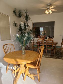 Gorgeous Solid Maple Wood Round Table