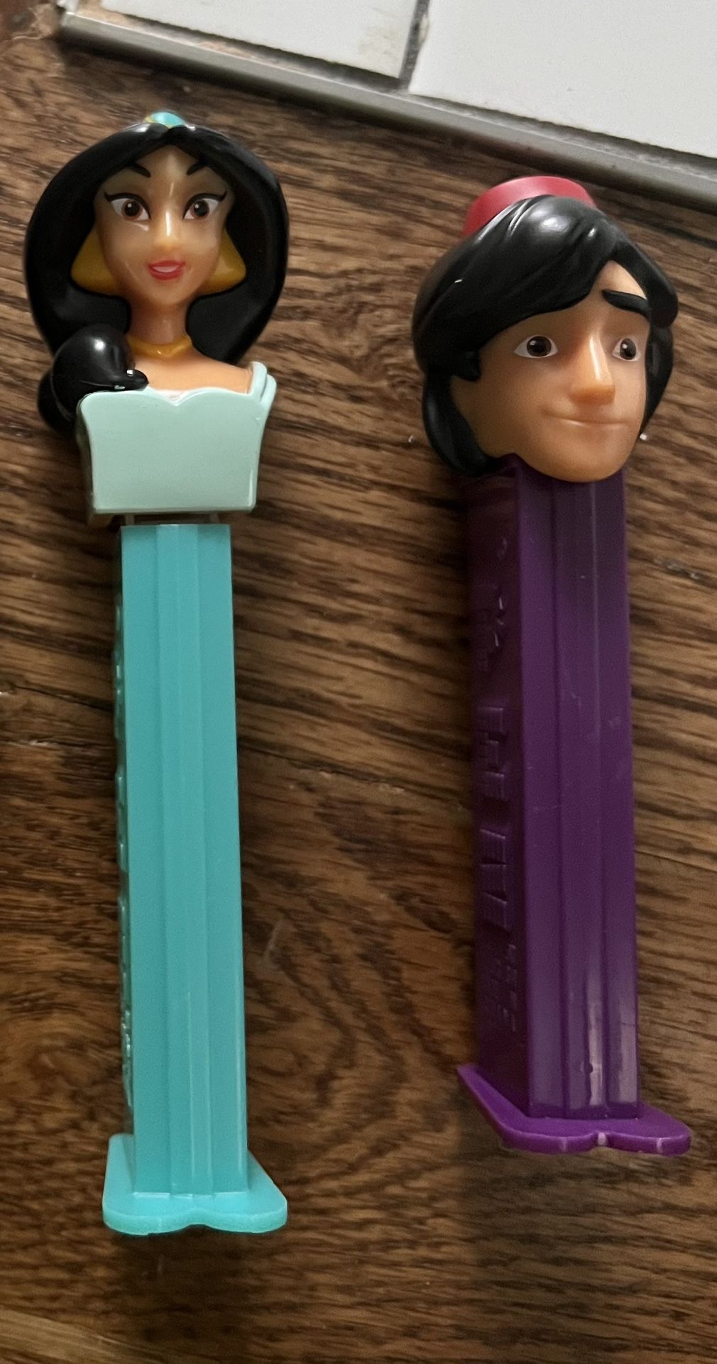 Disney Aladdin And Jasmine Pez Dispensers 