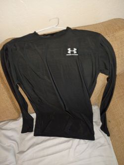 Men's nice black shirt not sure what size good condition cash only