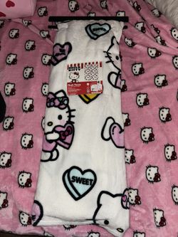 hello kitty candy hearts blanket💜