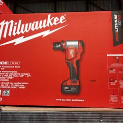 Milwaukee ForceLogic 10T Knockout Tool 1/2- 4” Kit