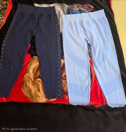 4 pairs of VS Pink leggings