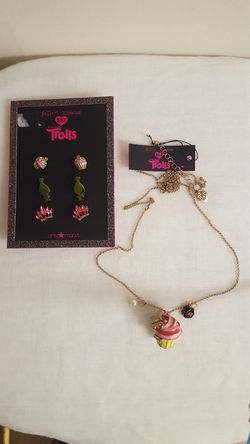 Betsy Johnson Trolls Cupcake Box Necklace & Earrings